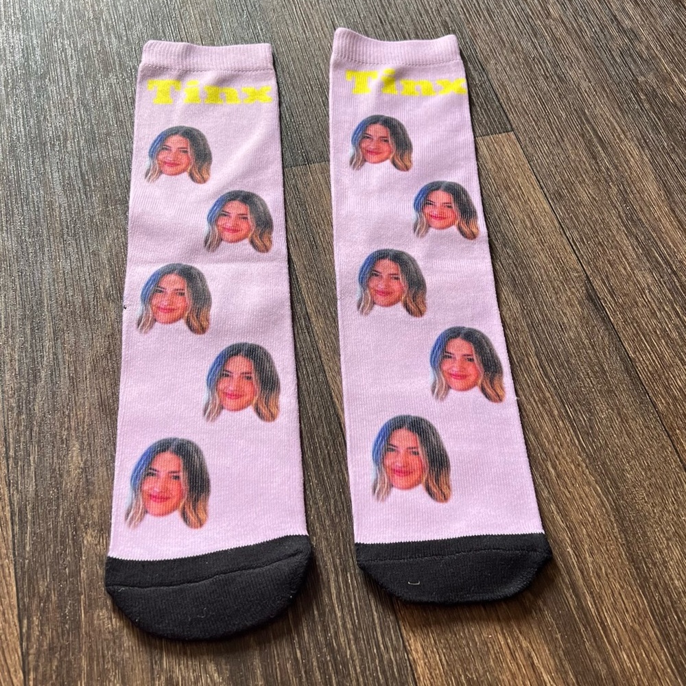 @itsmetinx face socks